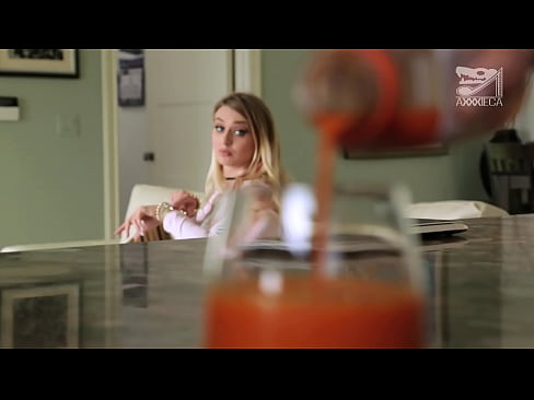 ❤️ විශාල තන පුඩු සහ තද පුකේ ඇති උණුසුම් ගැහැණු ළමයා පරාජිතයාගෙන් කුකුළා ලබා ගනී, නමුත් ඉතා අපහසු වේ ❤❌ රුසියානු අසභ්‍ය si.pornochaturbate.ru ❌❤