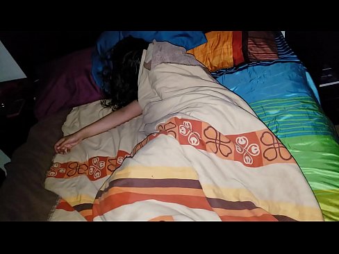 ❤️ ස්ටේප්සන් තම තරුණ සුළු මව නිදා සිටියදී ඇයට බැණ වදියි. ❤❌ රුසියානු අසභ්ය si.pornochaturbate.ru ❌❤